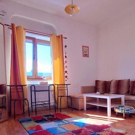 Super Central - Lovely One-Bedroom Apartment On Victoriei Avenue Bukurešť Exteriér fotografie